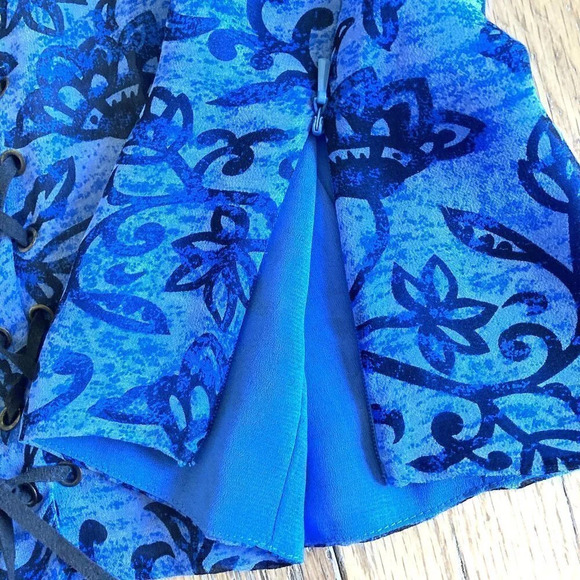 Spenser Jeremy Silk Sleeveless Lace-Up Tank Top, Blue Floral, M, NWT - Picture 5 of 8